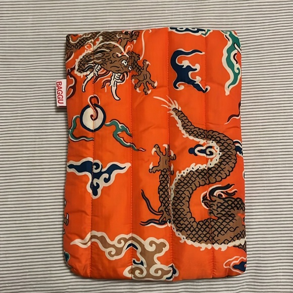 Baggu The Met laptop dragon sleeve - Picture 2 of 3